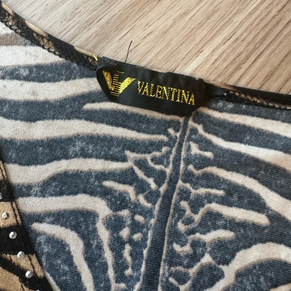 Vintage Tiger Print Sparkly V-neck Top 3/4 Sleeves - Picture 4 of 8